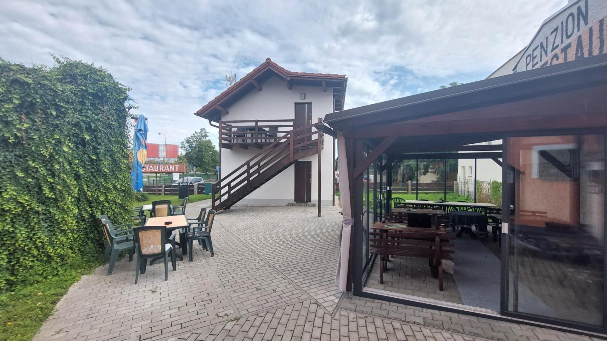 Penzion a restaurace U Strnada Klatovy Exteriér fotografie