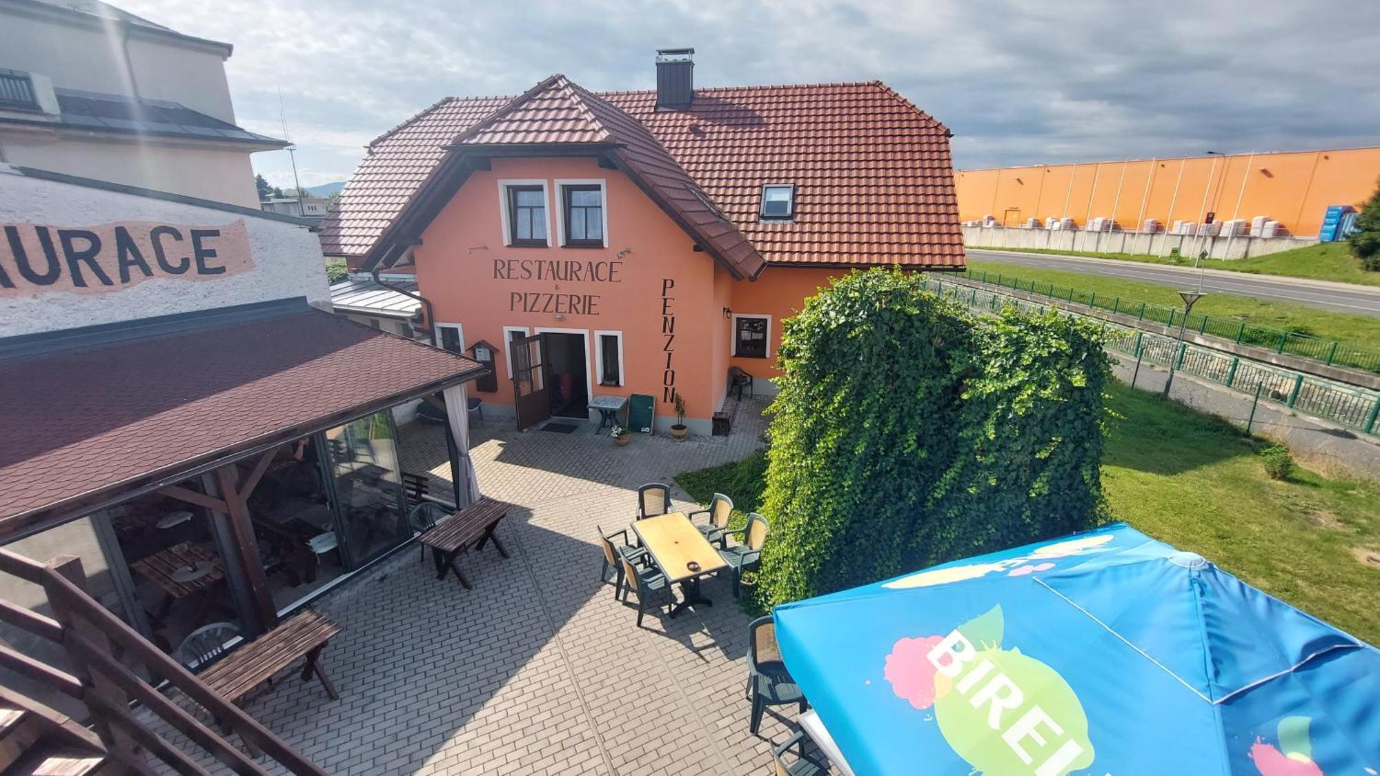 Penzion a restaurace U Strnada Klatovy Exteriér fotografie