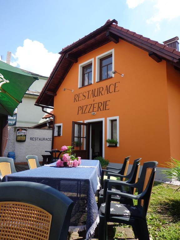 Penzion a restaurace U Strnada Klatovy Exteriér fotografie