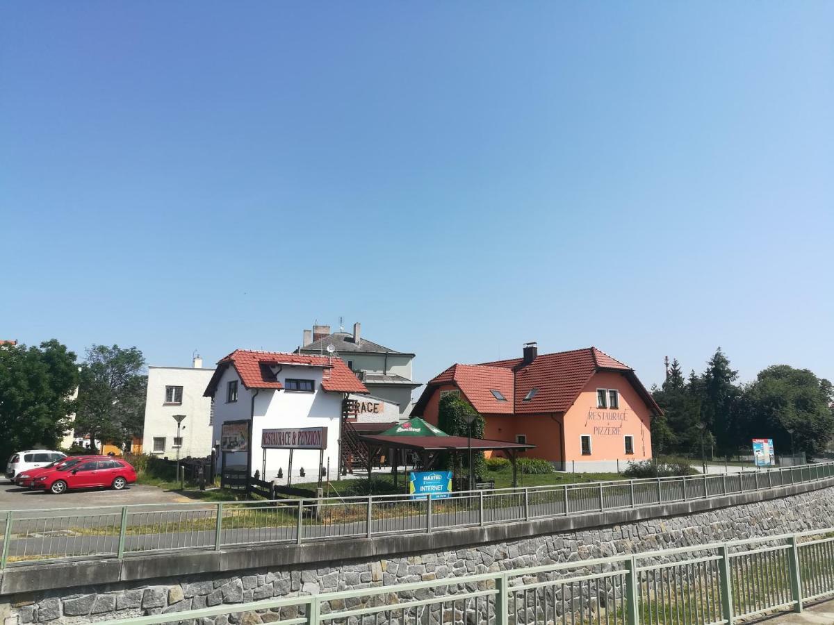 Penzion a restaurace U Strnada Klatovy Exteriér fotografie